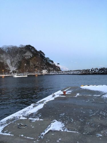 【画像】東北で海釣り～雪化粧～